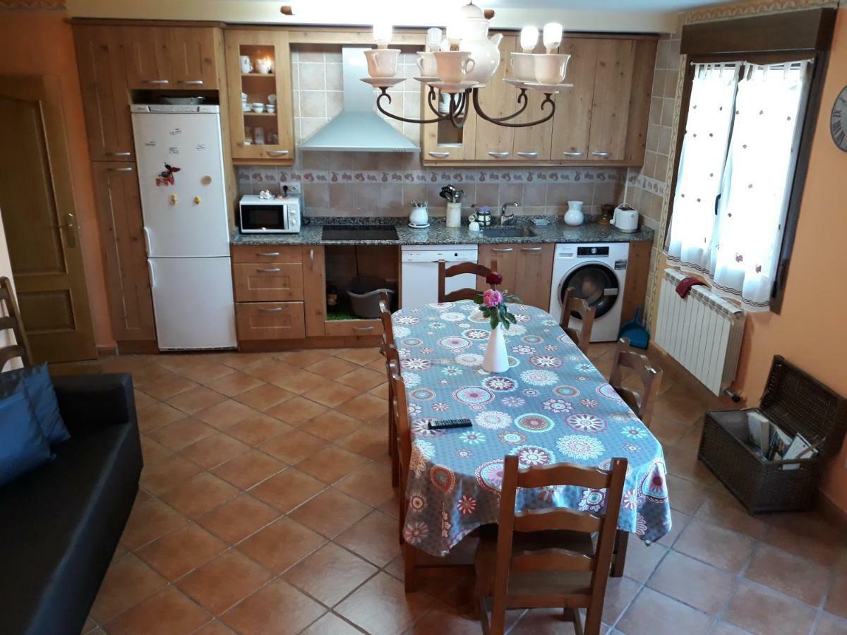 Vivienda Turistica San Martin Apartment Sotes Exterior photo